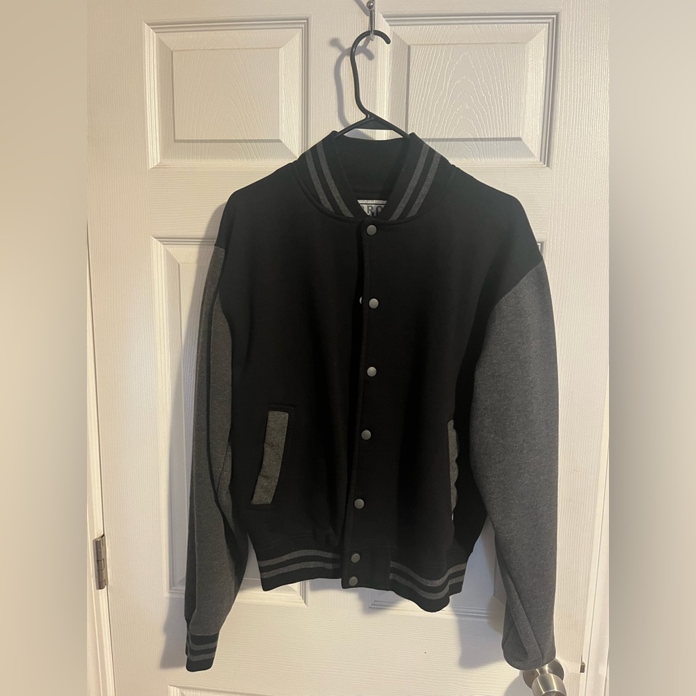 ☑️Varsity Style bomber jacket